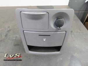 Used Cup holder Kia Sorento I (JC) 2.5 CRDi 16V Price on request offered by LvS Carparts