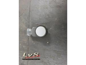 Used PDC Sensor BMW 3 serie (E90) 320i 16V Price on request offered by LvS Carparts