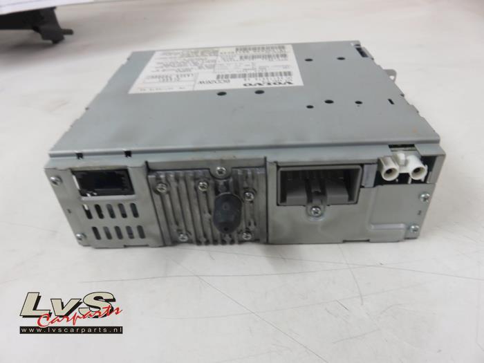 CD player from a Volvo XC90 I 2.4 D5 20V 2007