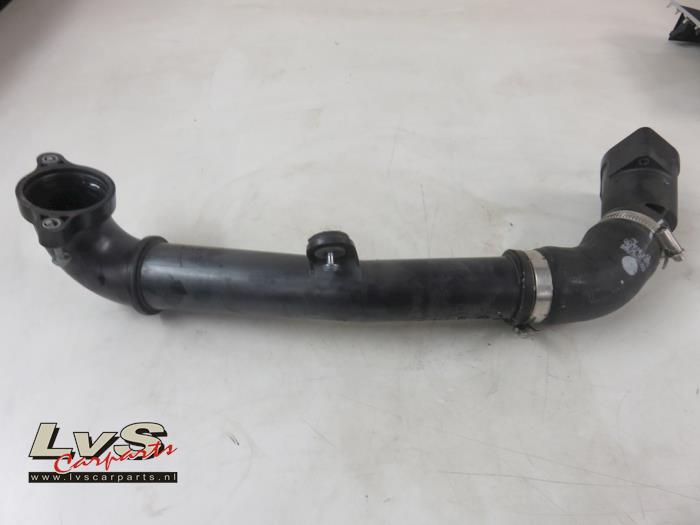 Usagé Tube intercooler Volkswagen T-Roc I 2.0 TDI 150 16V Prix € 18,00 Règlement à la marge proposé par LvS Carparts