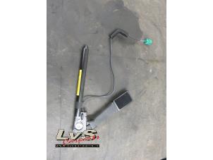 Used Seatbelt tensioner, right Opel Astra H GTC (L08) 1.6 16V Price € 40,00 Margin scheme offered by LvS Carparts