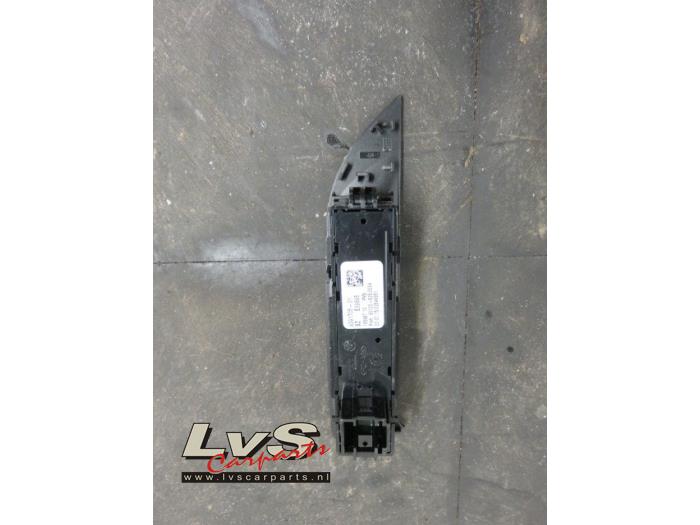 ESP switch from a BMW 3 serie (F30) 316d 2.0 16V 2013