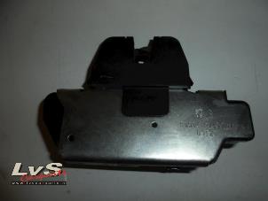 Used Boot lid lock mechanism Peugeot 208 I (CA/CC/CK/CL) 1.4 HDi Price € 20,00 Margin scheme offered by LvS Carparts