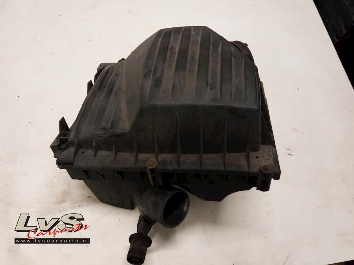 Begagnade Luftfilterhus Opel Corsa C (F08/68) 1.0 12V Pris € 13,00 Marginaltabell erbjuds av LvS Carparts