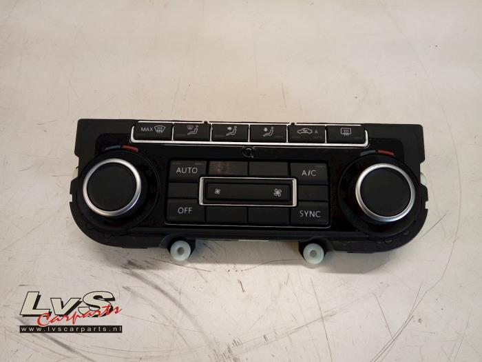 Heater control panel from a Volkswagen Golf Plus (5M1/1KP) 1.2 TSI BlueMOTION 2011