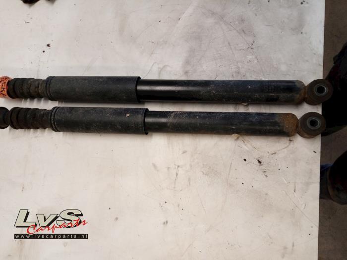 Shock absorber kit from a Renault Captur (2R) 1.5 Energy dCi 90 FAP 2014