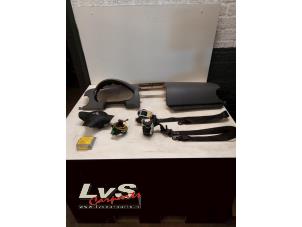 Usagé Set de airbag Mitsubishi Colt (Z2/Z3) 1.3 16V Prix € 225,00 Règlement à la marge proposé par LvS Carparts