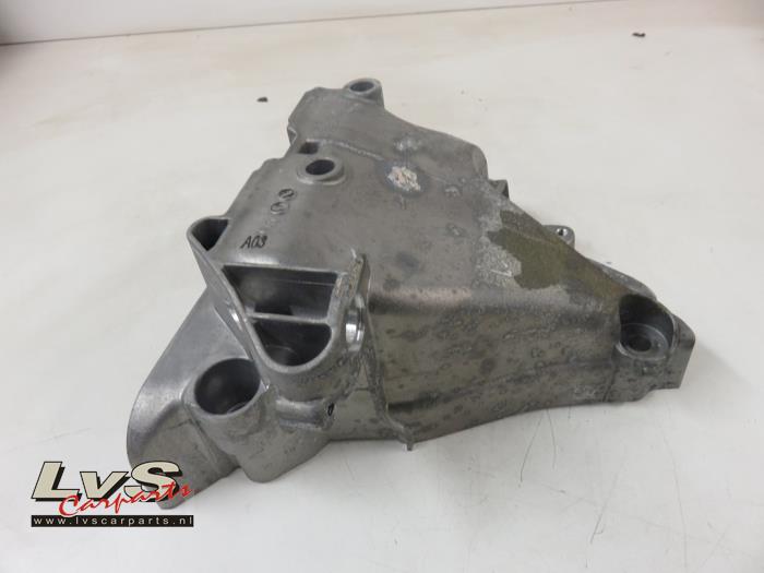 Used Engine mount Volkswagen Golf VII (AUA) 1.4 TGI 16V Price € 16,00 Margin scheme offered by LvS Carparts