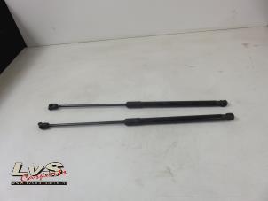 Used Set of gas struts for boot Volkswagen Polo VI (AW1) 1.0 TGI 12V Price € 14,00 Margin scheme offered by LvS Carparts