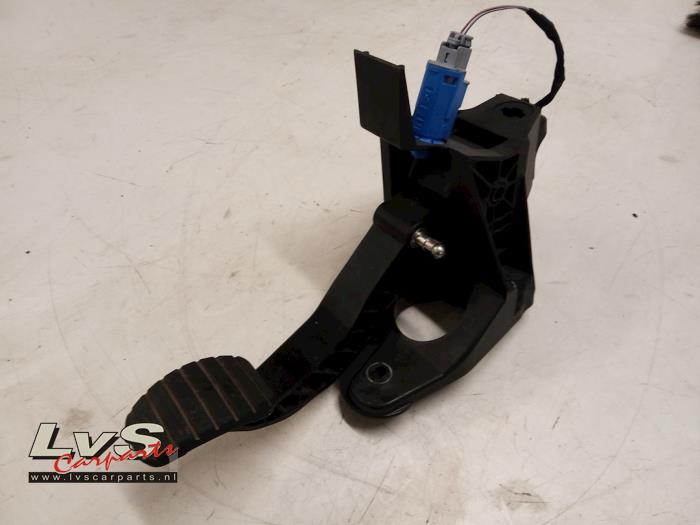 Clutch pedal from a Renault Twingo III (AH) 1.0 SCe 70 12V 2015