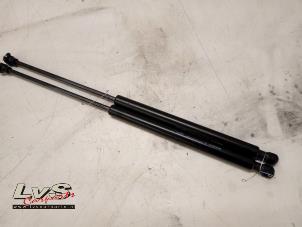 Used Set of gas struts for boot Renault Twingo III (AH) 1.0 SCe 70 12V Price € 32,00 Margin scheme offered by LvS Carparts