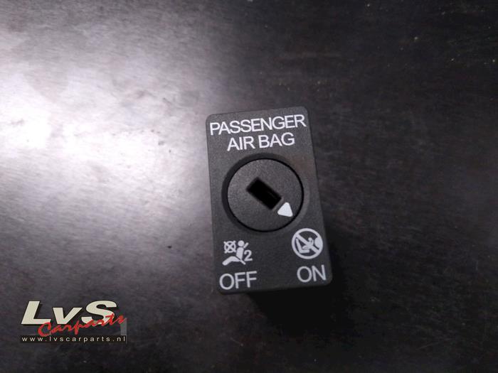 Passenger airbag on off switch