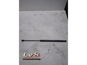 Used Dashboard cover gas spring BMW 3 serie Touring (E91) 320d 16V Price € 10,00 Margin scheme offered by LvS Carparts