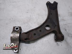 Used Front lower wishbone, right Volkswagen Golf Plus (5M1/1KP) 1.9 TDI 105 Price € 29,00 Margin scheme offered by LvS Carparts