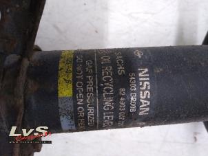 Used Front shock absorber, right Nissan Qashqai (J10) 1.5 dCi Price € 101,00 Margin scheme offered by LvS Carparts
