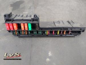 Used Fuse box BMW 5 serie (E60) 530d 24V Price € 20,00 Margin scheme offered by LvS Carparts