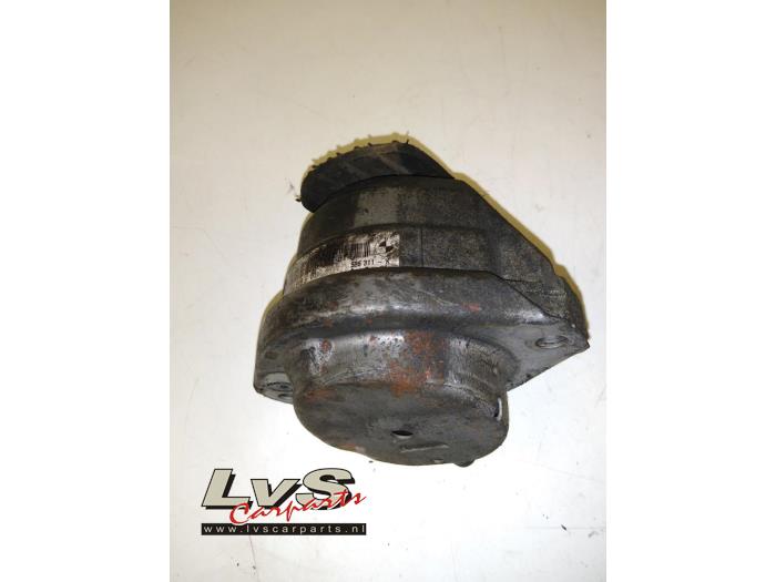 Used Engine mount BMW 5 serie (E60) 530d 24V Price € 10,00 Margin scheme offered by LvS Carparts