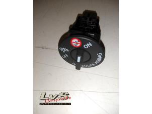 Used Airbag lock Renault Clio IV (5R) 0.9 Energy TCE 90 12V Price € 10,00 Margin scheme offered by LvS Carparts