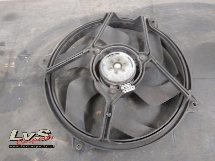 Używane Wentylator Peugeot 607 (9D/U) 2.2 HDi 16V FAP Cena € 40,00 Procedura marży oferowane przez LvS Carparts
