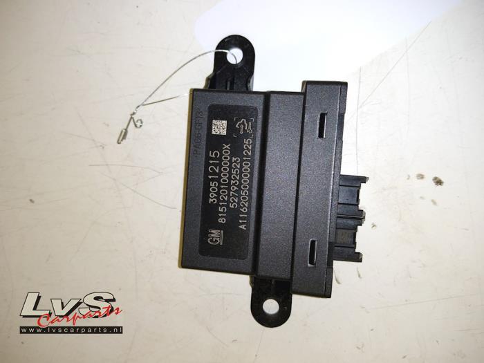 Używane Modul Comfort Opel Karl 1.0 12V Cena € 30,00 Procedura marży oferowane przez LvS Carparts