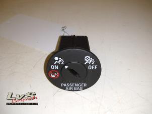 Used Airbag switch Opel Karl 1.0 12V Price € 8,00 Margin scheme offered by LvS Carparts