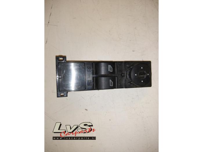 Usados Interruptor de ventanilla eléctrica Ford Focus 2 1.6 16V Precio € 29,00 Norma de margen ofrecido por LvS Carparts