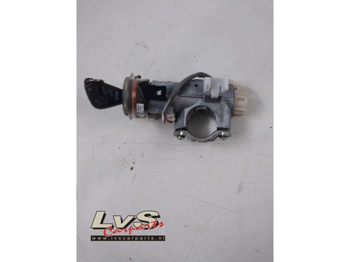 Używane Stacyjka + Kluczyk Subaru Outback (BR) 2.0 D 16V Cena € 45,00 Procedura marży oferowane przez LvS Carparts