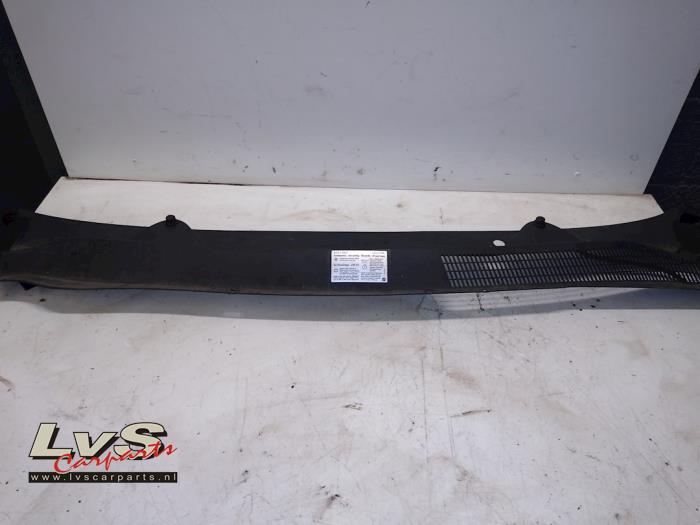 Używane Parawan Opel Corsa D 1.0 Cena € 22,00 Procedura marży oferowane przez LvS Carparts