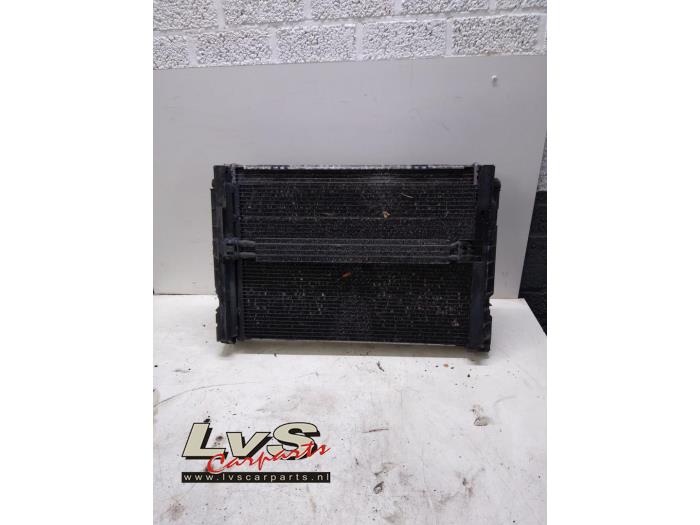 Cooling set from a BMW 3 serie (E90) 325i 24V 2006