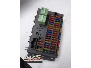 Used Fuse box BMW Mini One/Cooper (R50) 1.6 16V One Price € 16,00 Margin scheme offered by LvS Carparts