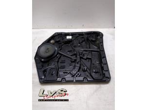 Used Window mechanism 2-door, front right Mercedes Vito (447.6) 2.2 114 CDI 16V Price € 29,00 Margin scheme offered by LvS Carparts