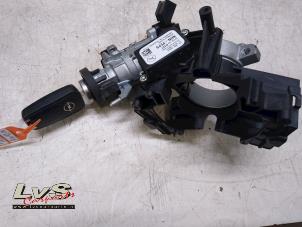 Used Ignition lock + key Opel Astra J GTC (PD2/PF2) 2.0 16V Turbo OPC Price € 40,00 Margin scheme offered by LvS Carparts