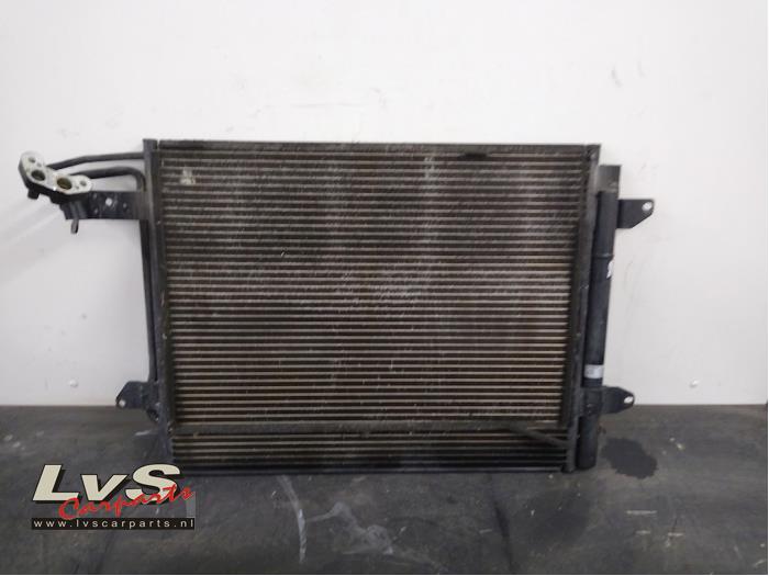 Usagé Condenseur de climatisation Volkswagen Caddy III (2KA,2KH,2CA,2CH) 2.0 SDI Prix € 40,00 Règlement à la marge proposé par LvS Carparts
