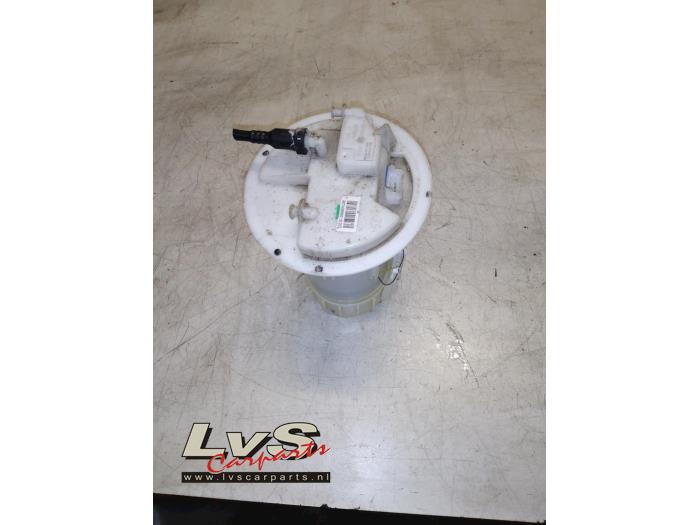 Usagé Pompe essence Peugeot 2008 (CU) 1.2 Vti 12V PureTech 82 Prix € 60,00 Règlement à la marge proposé par LvS Carparts