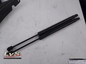 Used Set of gas struts for boot Opel Meriva Price € 30,00 Margin scheme offered by LvS Carparts