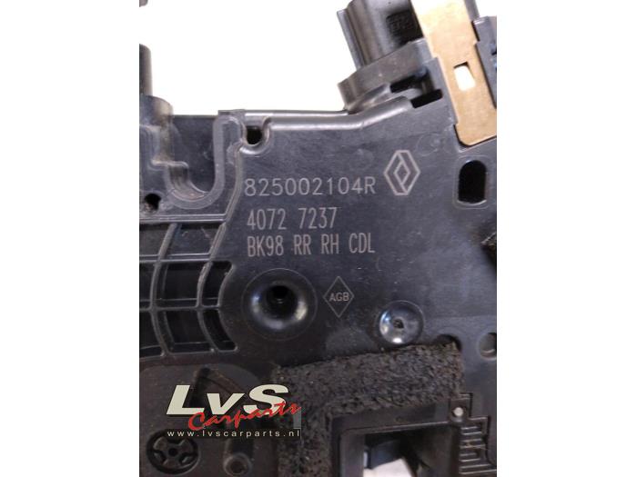 Rear door mechanism 4-door, right from a Renault Clio IV (5R) 0.9 Energy TCE 90 12V 2017