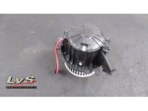 Used Heating and ventilation fan motor Audi Q5 (8RB) 2.0 TDI 16V Quattro Price € 45,00 Margin scheme offered by LvS Carparts
