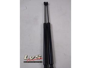 Used Set of tailgate gas struts Audi Q5 (8RB) Price € 40,00 Margin scheme offered by LvS Carparts