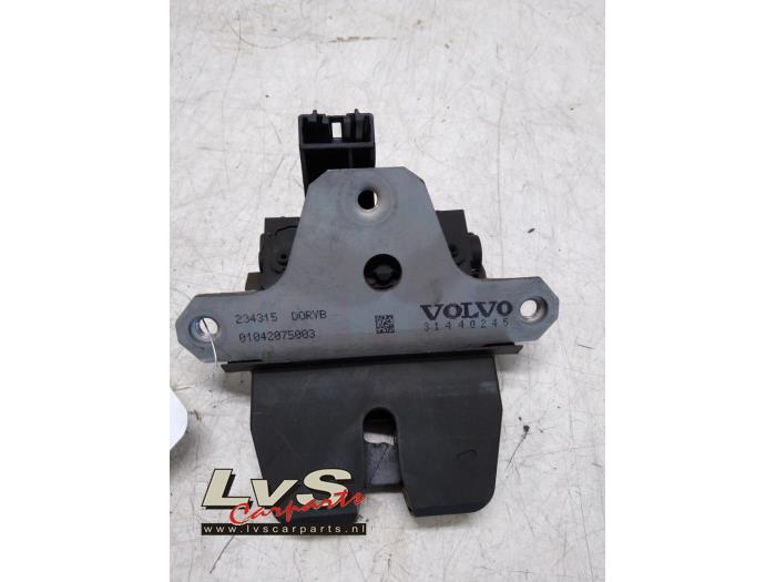 Tailgate lock mechanism from a Volvo V40 (MV) 2.0 D2 16V 2016