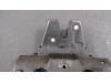Tailgate lock mechanism from a BMW 1 serie (E87/87N) 118d 16V 2007