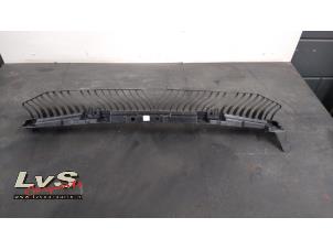 Used Rear bumper component, central Volkswagen Polo VI (AW1) 1.0 12V BlueMotion Technology Price € 15,00 Margin scheme offered by LvS Carparts