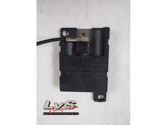 Używane Antena Bluetooth BMW 1 serie (E87/87N) 118d 16V Cena € 30,00 Procedura marży oferowane przez LvS Carparts