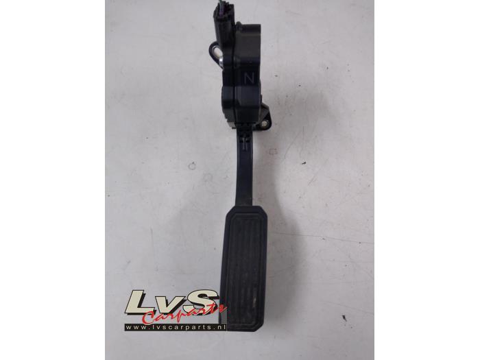 Accelerator pedal from a Toyota Prius (ZVW3) 1.8 16V 2009