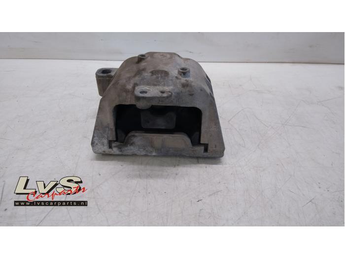 Used Engine mount Audi A3 Sportback (8PA) 2.0 TFSI 16V Price € 35,00 Margin scheme offered by LvS Carparts