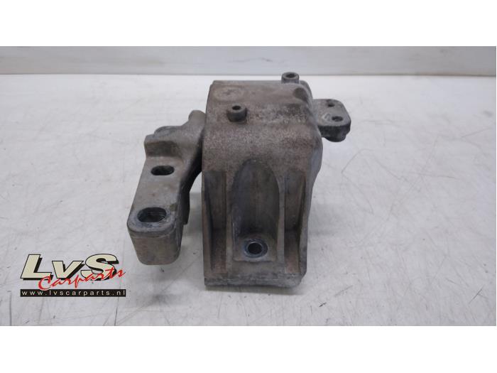 Engine mount from a Audi A3 Sportback (8PA) 2.0 TFSI 16V 2009