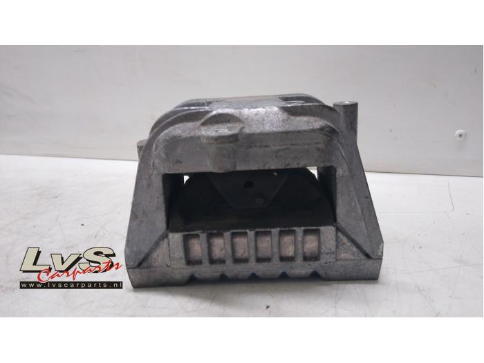 Used Engine mount Seat Toledo (5P2) 1.9 TDI Price € 20,00 Margin scheme offered by LvS Carparts