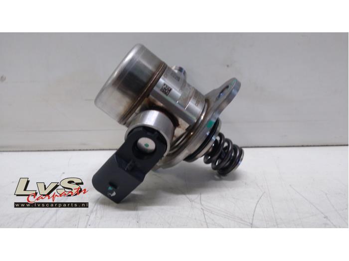 Mechanical fuel pump from a Volkswagen Tiguan (AD1) 1.4 TSI 16V 4Motion 2016