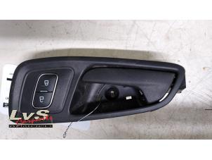 Used Door handle 4-door, front left Ford Transit Connect (PJ2) 1.5 TDCi ECOnetic Price € 15,00 Margin scheme offered by LvS Carparts