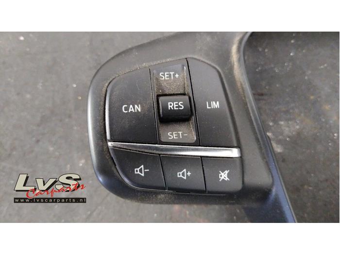 Commande radio volant d'un Ford Fiesta 7 1.1 Ti-VCT 12V 85 2018
