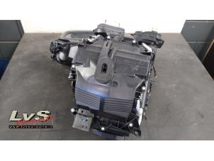 Usados Cuerpo de calefactor Ford Fiesta 7 1.1 Ti-VCT 12V 85 Precio € 250,00 Norma de margen ofrecido por LvS Carparts